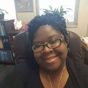 Meet your Posher, Adrianne